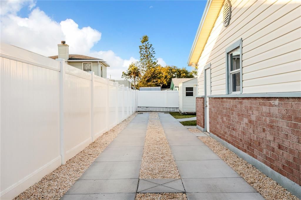 待售: $275,000 (3 贝兹, 2 浴室, 1134 平方英尺)