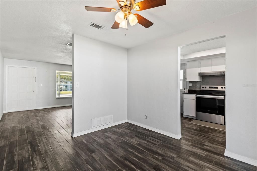 待售: $275,000 (3 贝兹, 2 浴室, 1134 平方英尺)