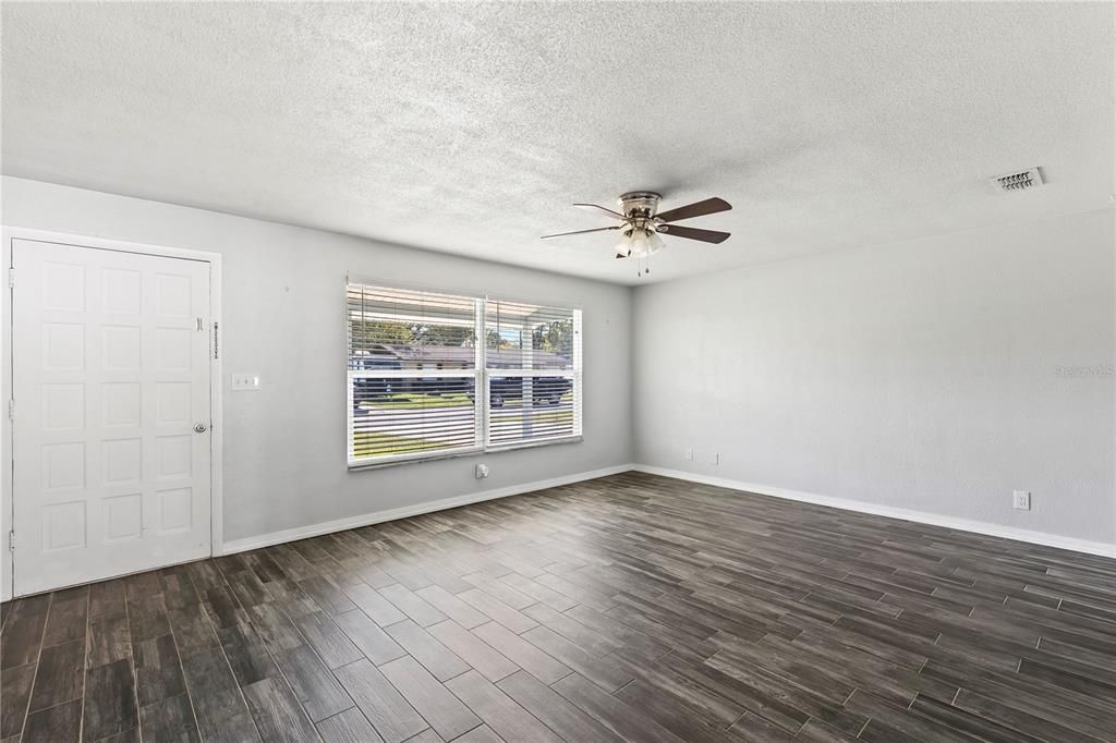 待售: $275,000 (3 贝兹, 2 浴室, 1134 平方英尺)