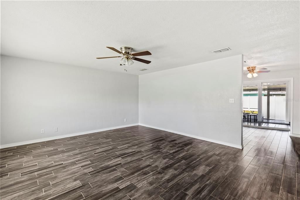 待售: $275,000 (3 贝兹, 2 浴室, 1134 平方英尺)