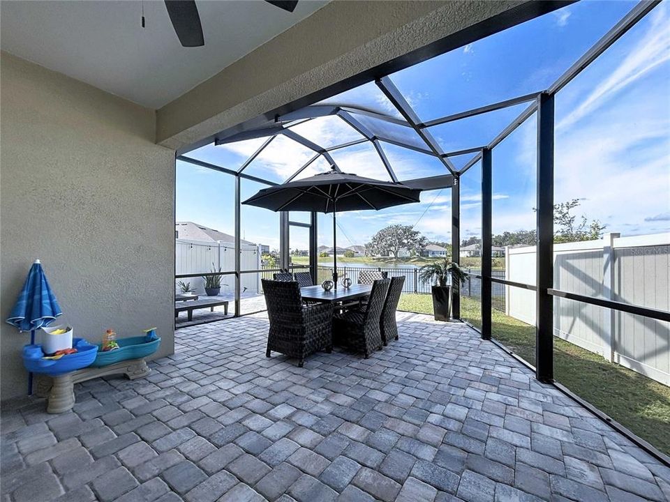 En Venta: $365,000 (3 camas, 2 baños, 1565 Pies cuadrados)