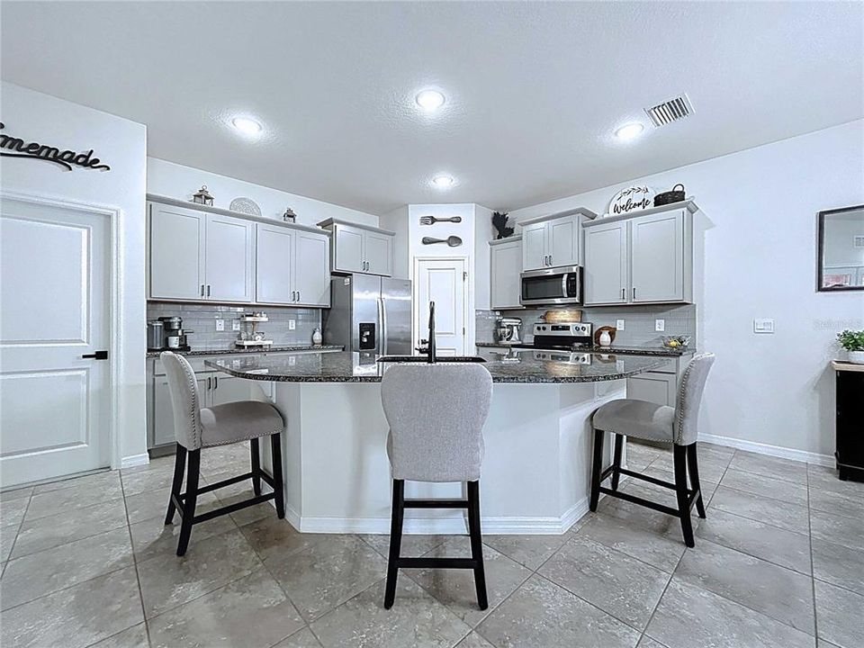 En Venta: $365,000 (3 camas, 2 baños, 1565 Pies cuadrados)