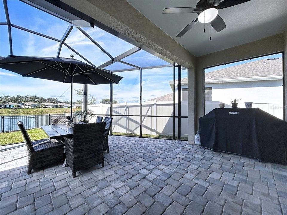 En Venta: $365,000 (3 camas, 2 baños, 1565 Pies cuadrados)