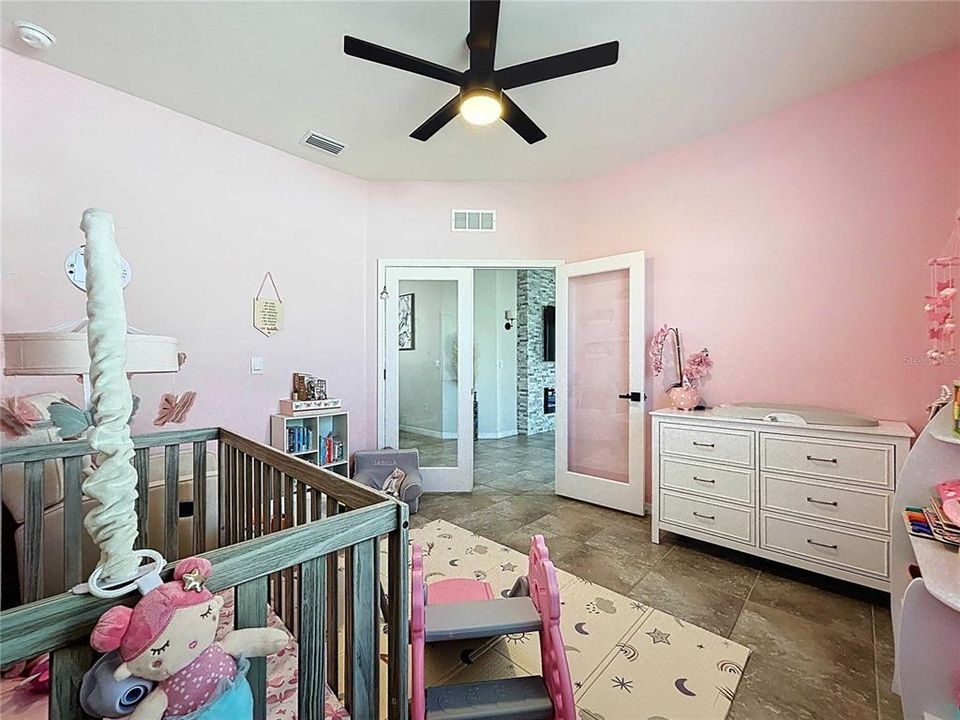 En Venta: $365,000 (3 camas, 2 baños, 1565 Pies cuadrados)