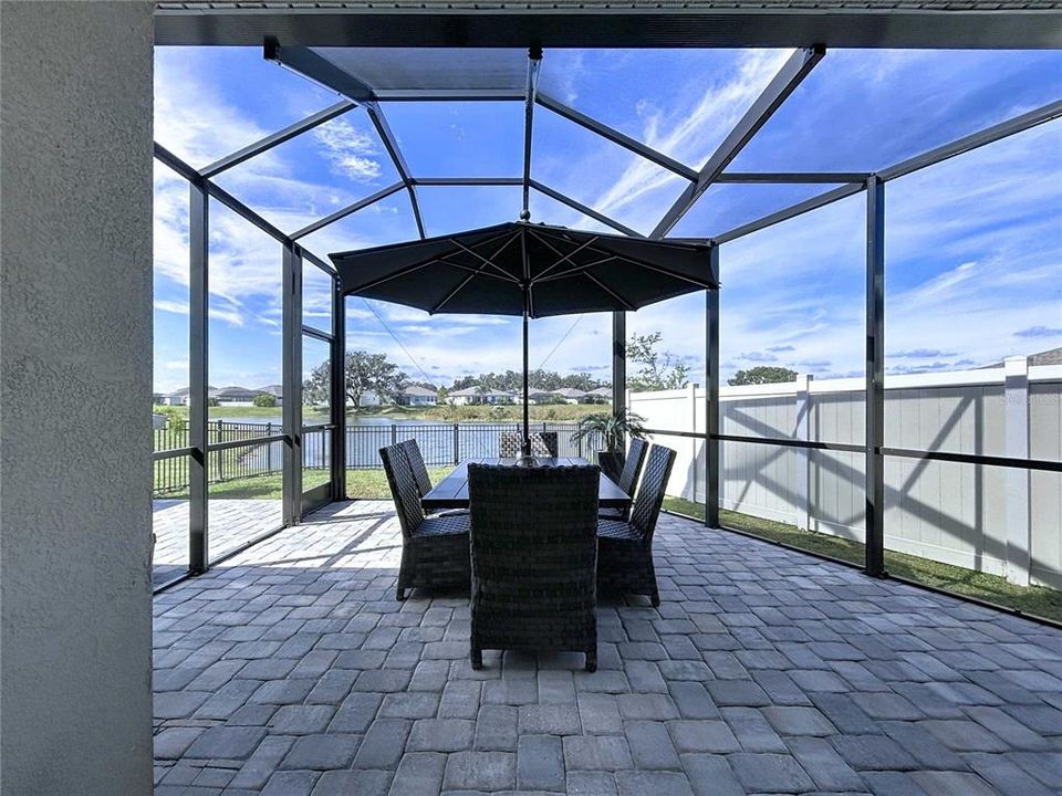 En Venta: $365,000 (3 camas, 2 baños, 1565 Pies cuadrados)