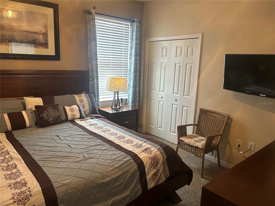 For Sale: $390,000 (4 beds, 3 baths, 1833 Square Feet)