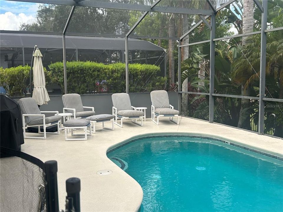 For Sale: $390,000 (4 beds, 3 baths, 1833 Square Feet)