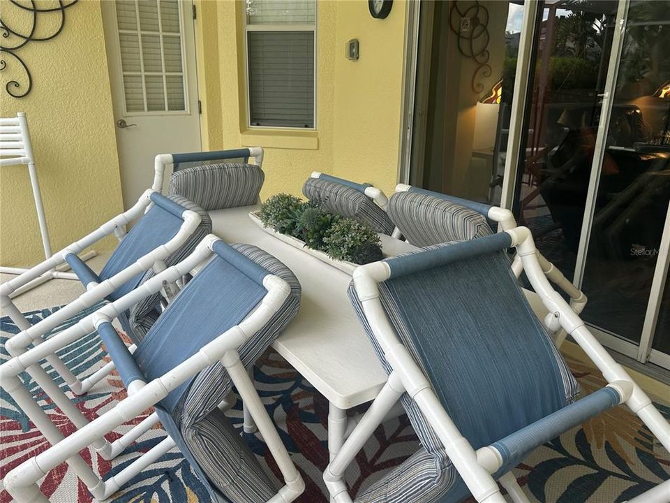 For Sale: $390,000 (4 beds, 3 baths, 1833 Square Feet)