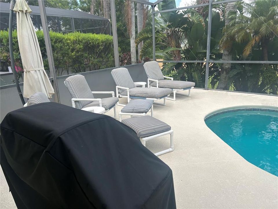 For Sale: $390,000 (4 beds, 3 baths, 1833 Square Feet)