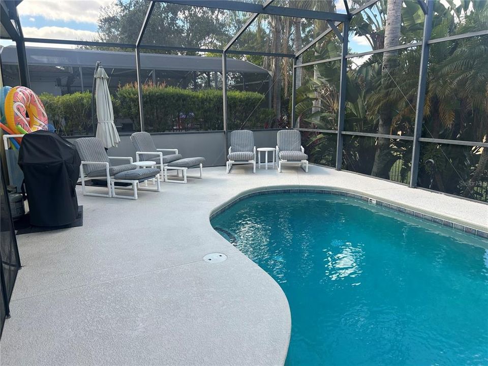 For Sale: $390,000 (4 beds, 3 baths, 1833 Square Feet)