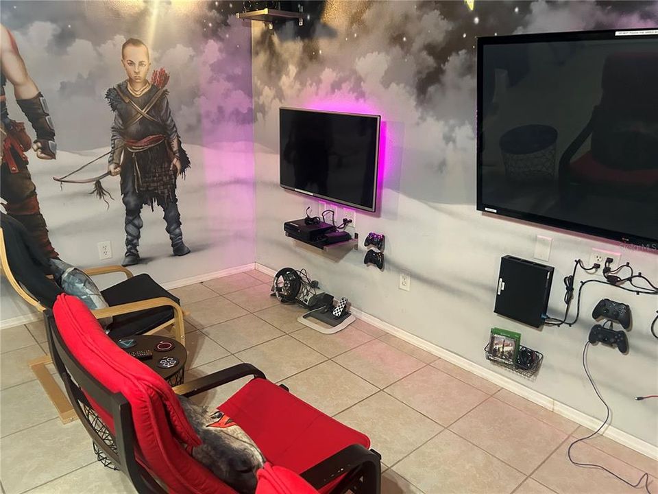 For Sale: $390,000 (4 beds, 3 baths, 1833 Square Feet)