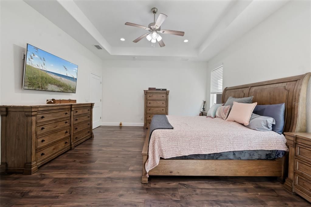 Active With Contract: $795,000 (4 beds, 2 baths, 2700 Square Feet)