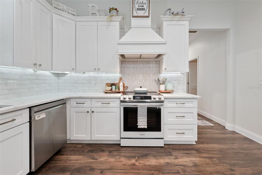 Active With Contract: $795,000 (4 beds, 2 baths, 2700 Square Feet)