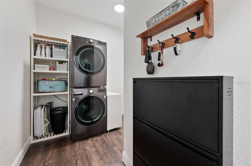 Active With Contract: $795,000 (4 beds, 2 baths, 2700 Square Feet)