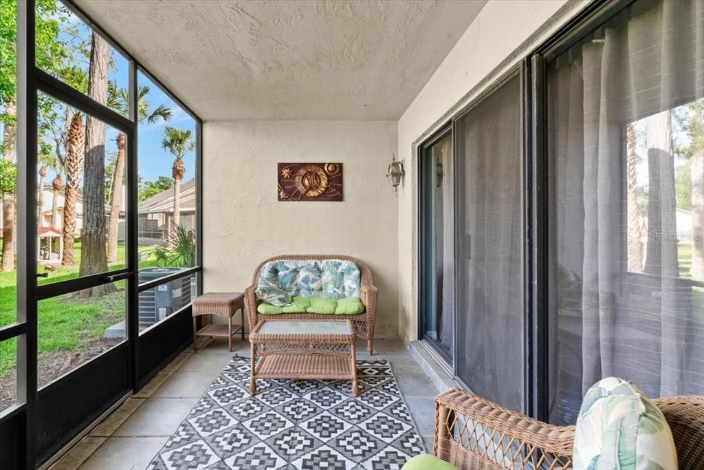 For Sale: $200,000 (2 beds, 2 baths, 1165 Square Feet)