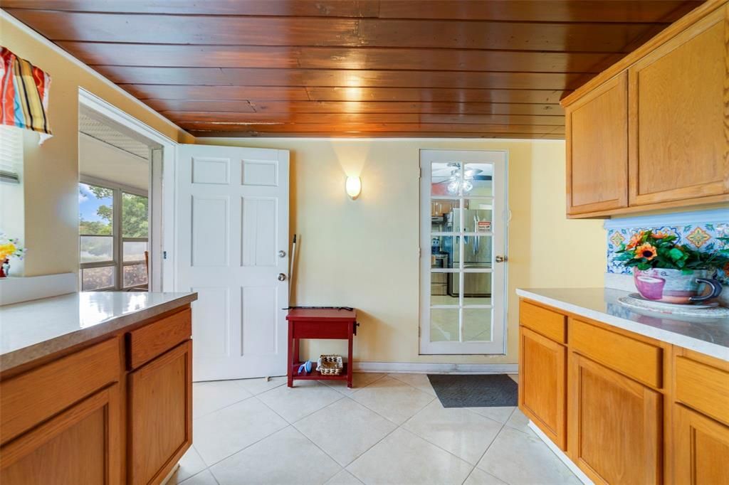 For Sale: $699,900 (3 beds, 2 baths, 1896 Square Feet)