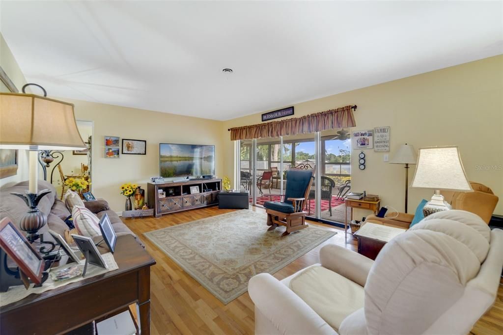 For Sale: $699,900 (3 beds, 2 baths, 1896 Square Feet)