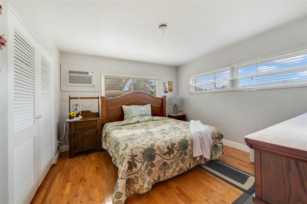 For Sale: $699,900 (3 beds, 2 baths, 1896 Square Feet)