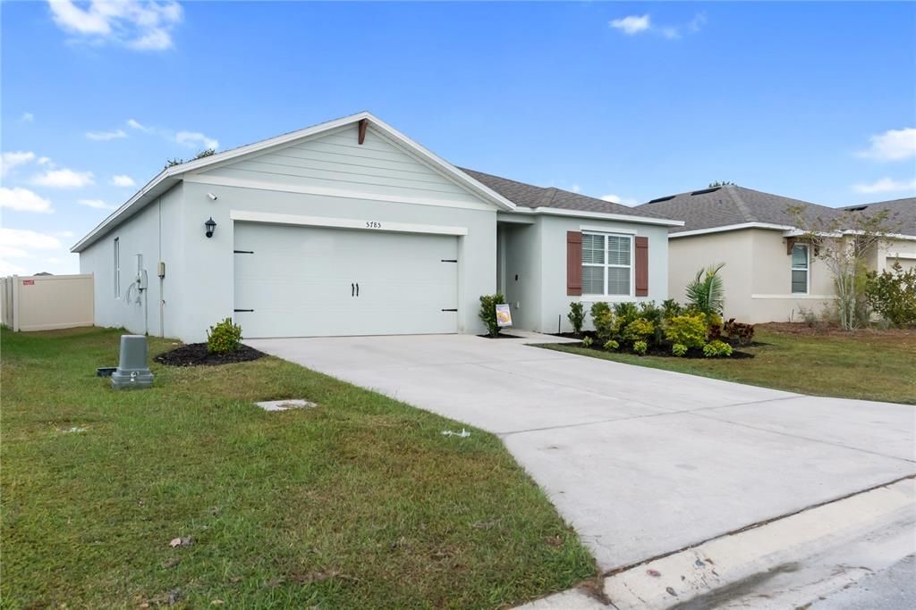 Active With Contract: $339,950 (4 beds, 2 baths, 1828 Square Feet)