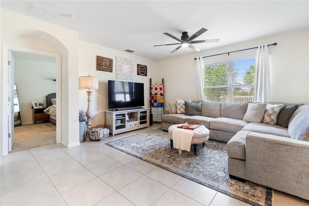 Active With Contract: $339,950 (4 beds, 2 baths, 1828 Square Feet)