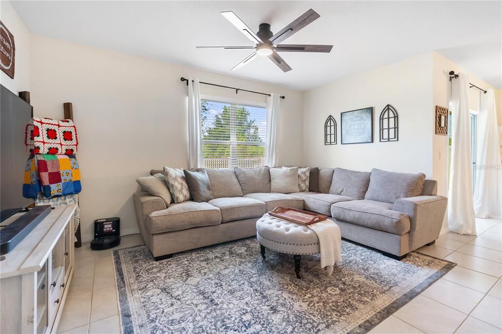 Active With Contract: $339,950 (4 beds, 2 baths, 1828 Square Feet)