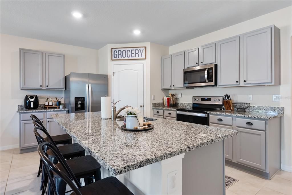 Active With Contract: $339,950 (4 beds, 2 baths, 1828 Square Feet)