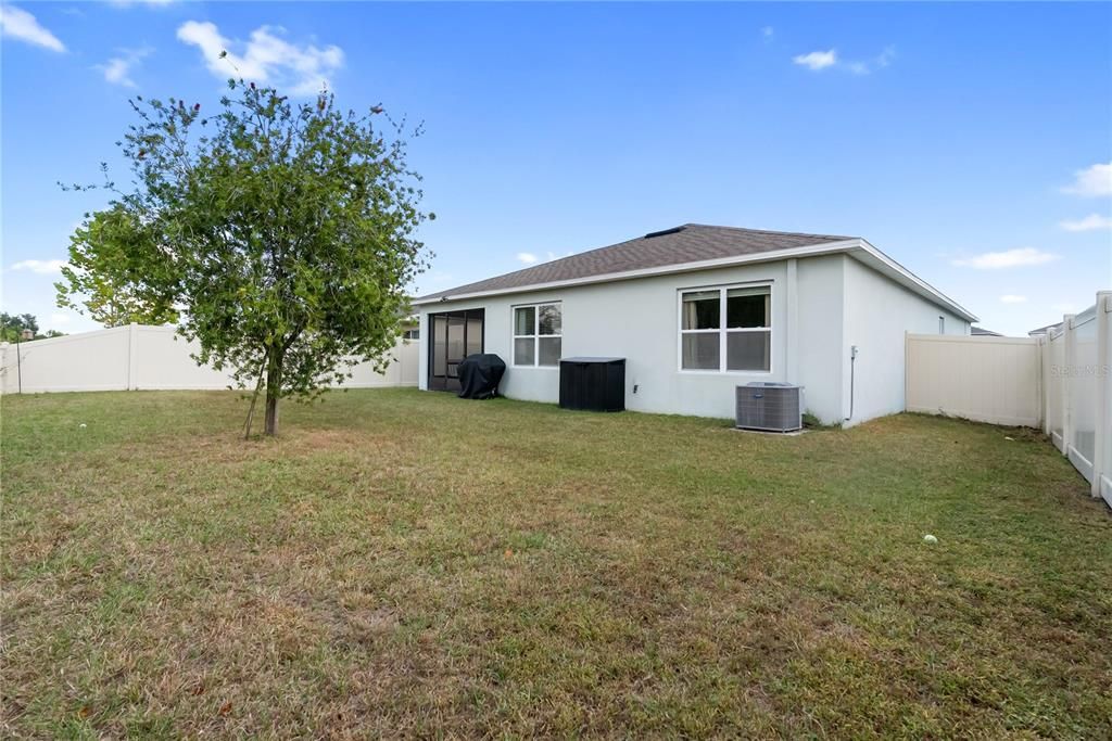 Active With Contract: $339,950 (4 beds, 2 baths, 1828 Square Feet)