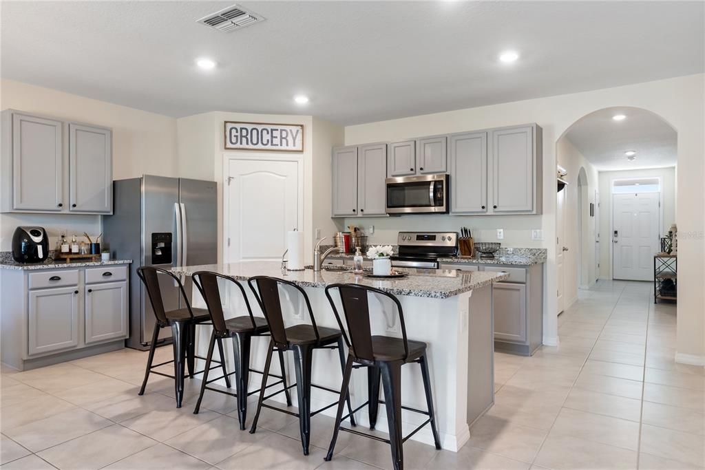 Active With Contract: $339,950 (4 beds, 2 baths, 1828 Square Feet)