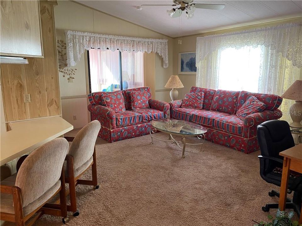 В аренду: $1,800 (2 спален, 2 ванн, 1008 Квадратных фут)