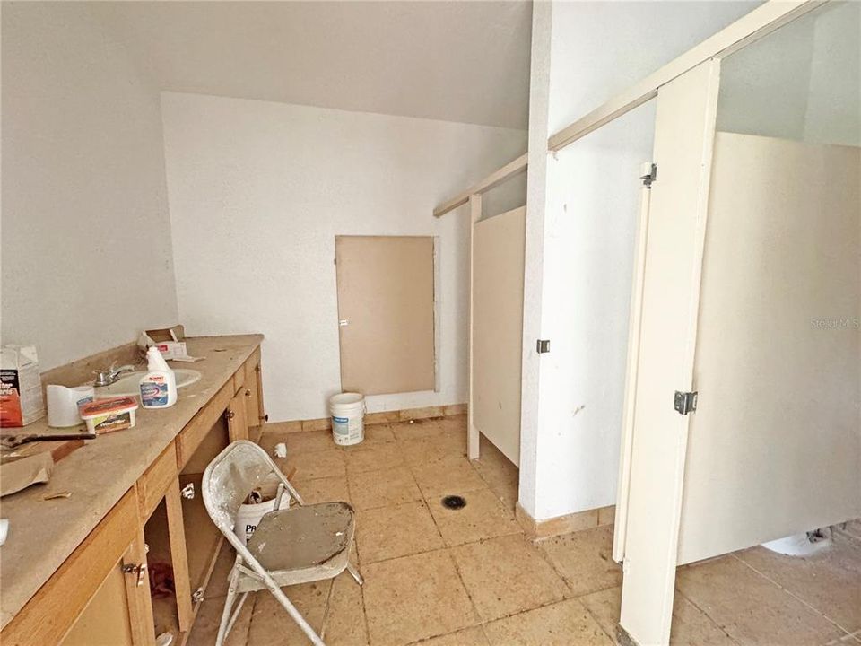 Под контрактом: $99,000 (0 спален, 0 ванн, 0 Квадратных фут)