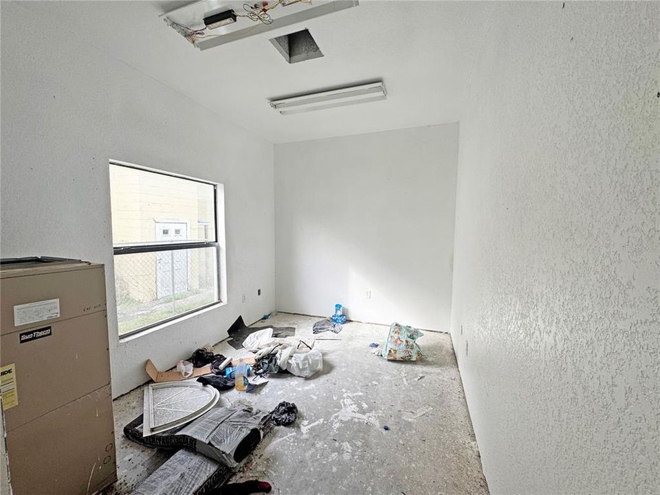 Под контрактом: $99,000 (0 спален, 0 ванн, 0 Квадратных фут)