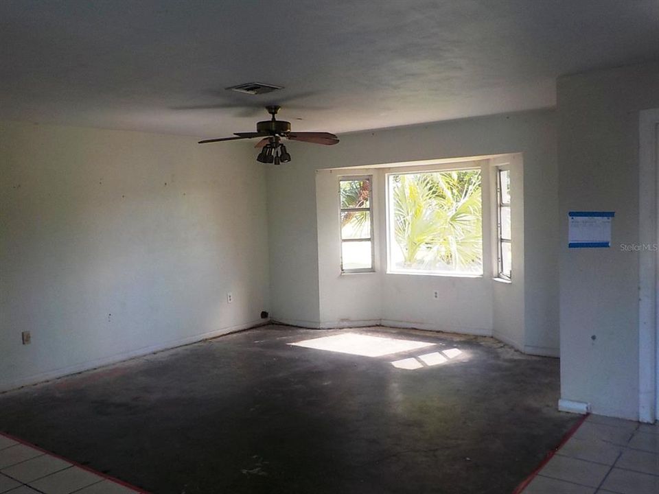 待售: $152,000 (3 贝兹, 2 浴室, 1593 平方英尺)