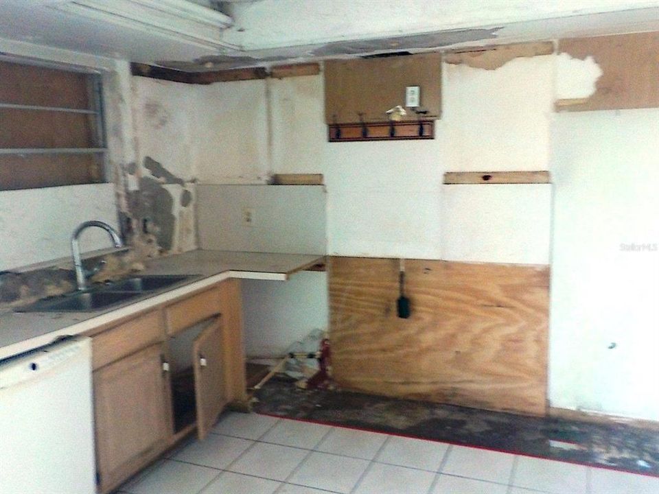 待售: $152,000 (3 贝兹, 2 浴室, 1593 平方英尺)