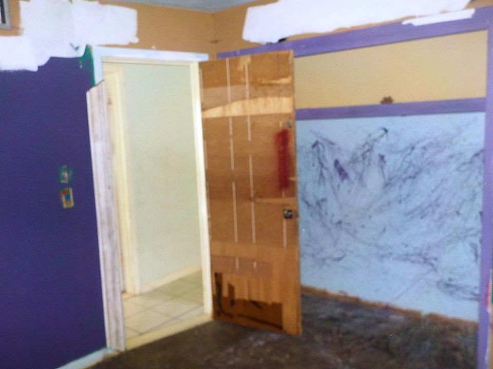 待售: $152,000 (3 贝兹, 2 浴室, 1593 平方英尺)