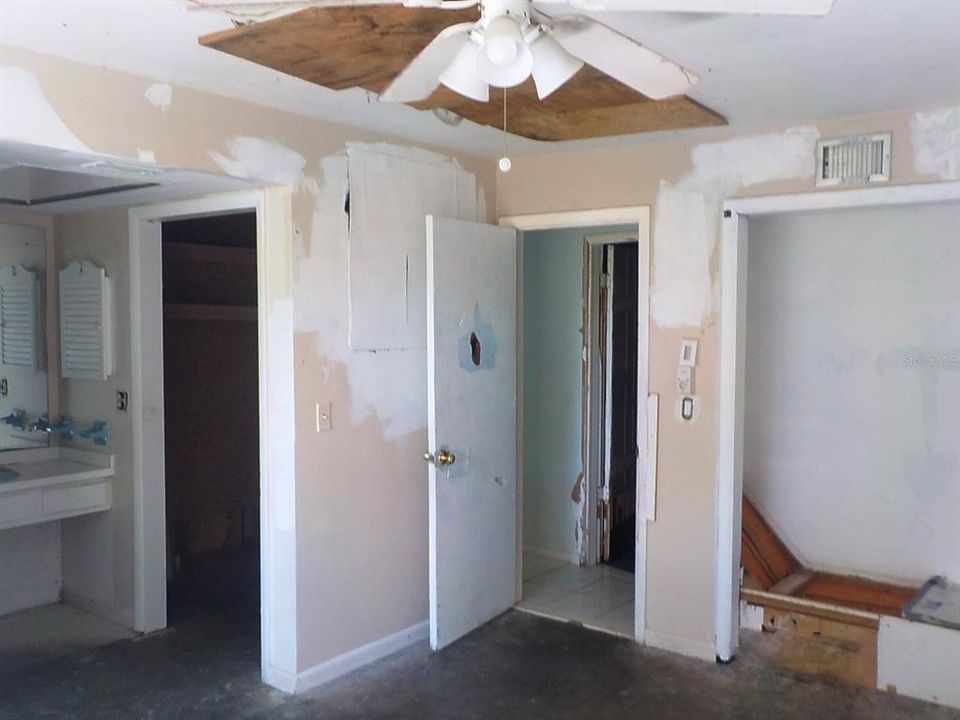 待售: $152,000 (3 贝兹, 2 浴室, 1593 平方英尺)