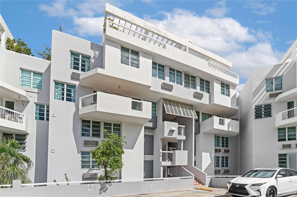 Под контрактом: $382,000 (3 спален, 3 ванн, 2000 Квадратных фут)