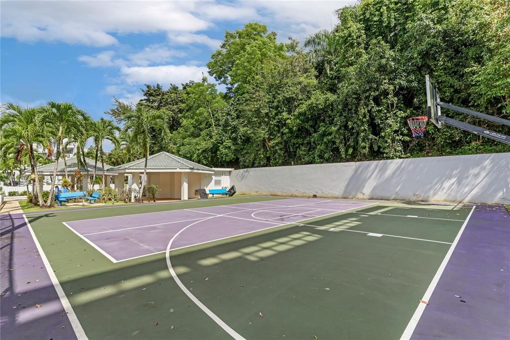 Под контрактом: $382,000 (3 спален, 3 ванн, 2000 Квадратных фут)