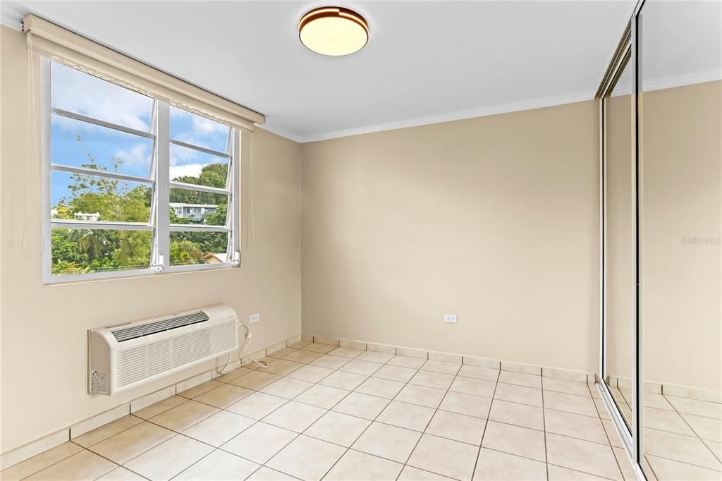 Под контрактом: $382,000 (3 спален, 3 ванн, 2000 Квадратных фут)