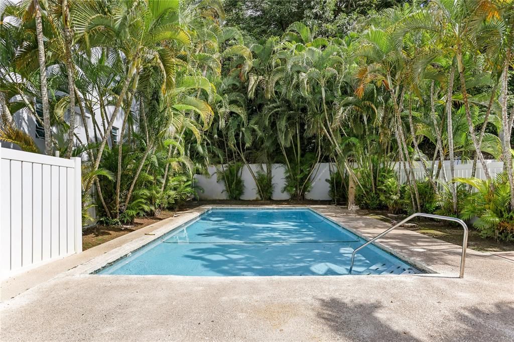 Под контрактом: $382,000 (3 спален, 3 ванн, 2000 Квадратных фут)