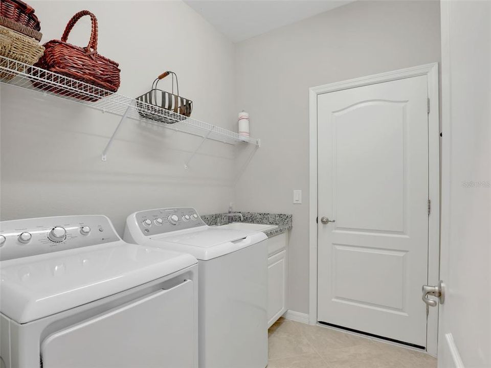 待售: $849,900 (3 贝兹, 3 浴室, 2445 平方英尺)