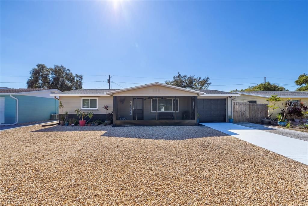 На продажу: $250,000 (3 спален, 2 ванн, 1104 Квадратных фут)