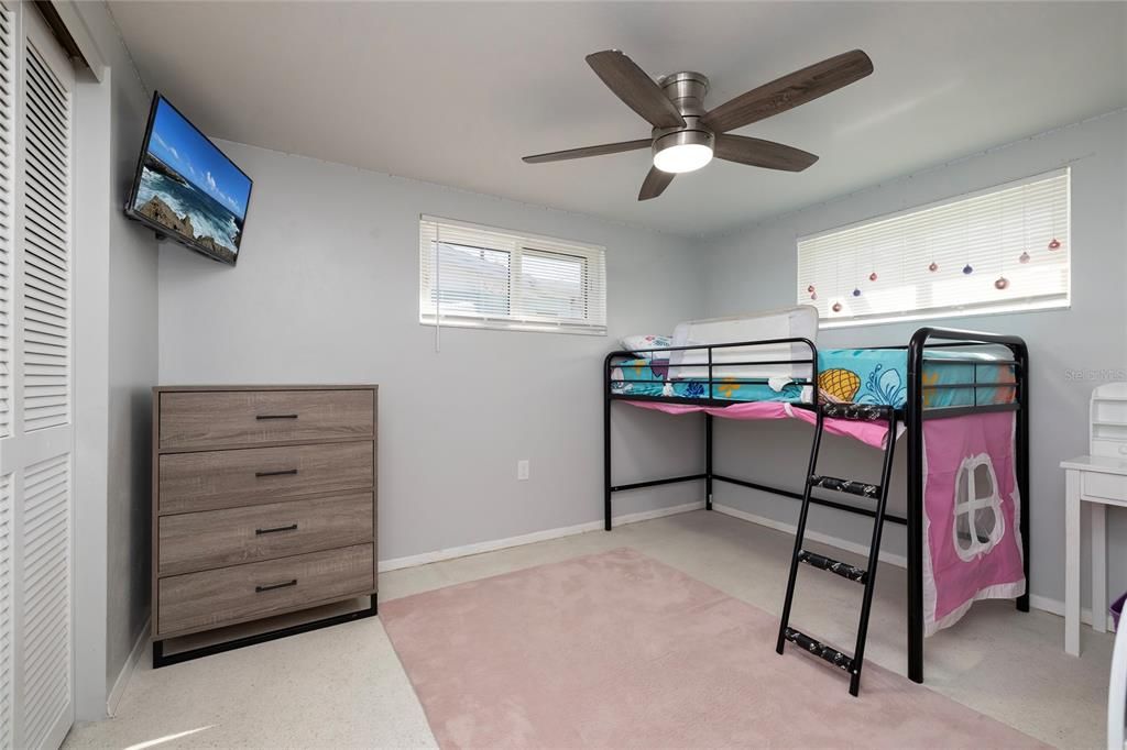 На продажу: $250,000 (3 спален, 2 ванн, 1104 Квадратных фут)