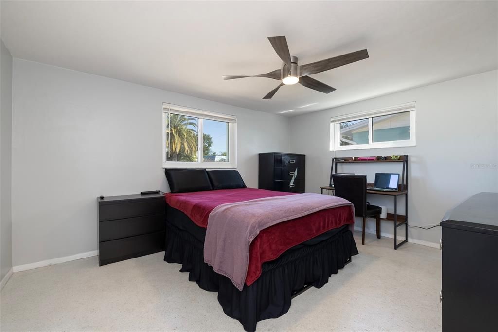 На продажу: $250,000 (3 спален, 2 ванн, 1104 Квадратных фут)