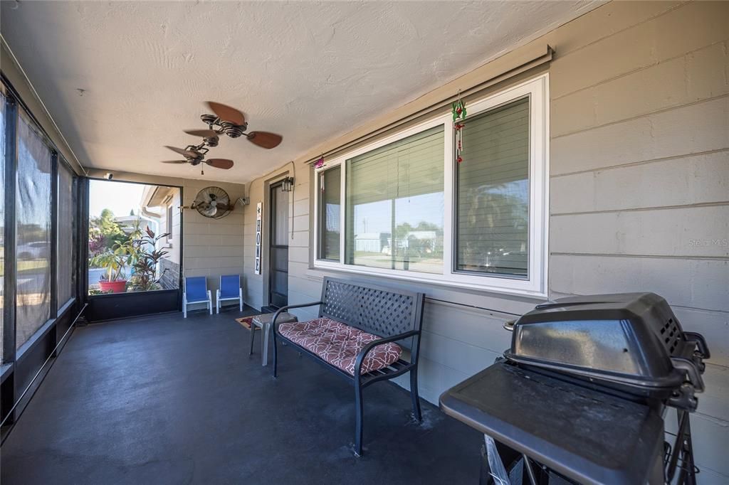 На продажу: $250,000 (3 спален, 2 ванн, 1104 Квадратных фут)