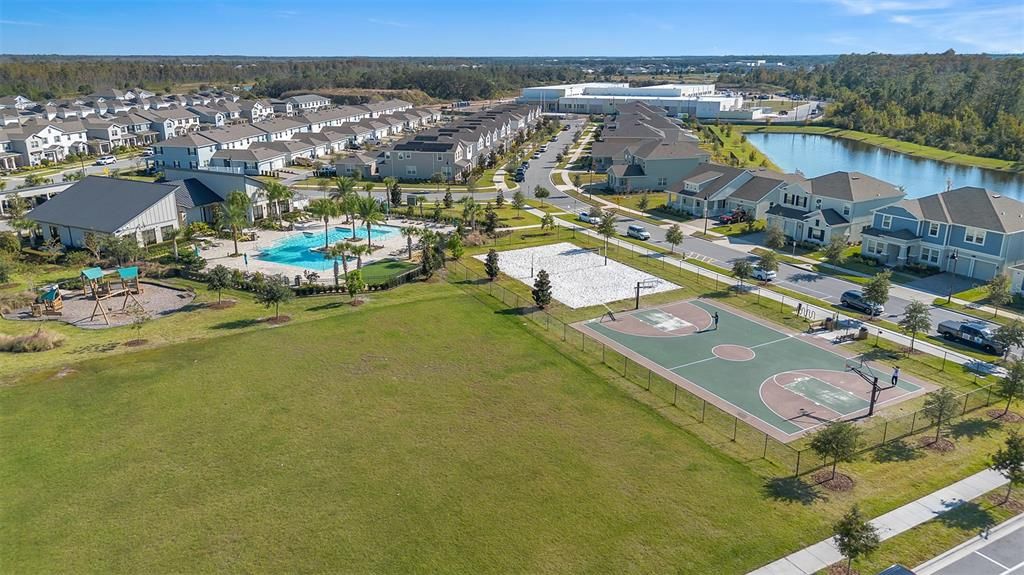 For Sale: $550,000 (5 beds, 3 baths, 2452 Square Feet)