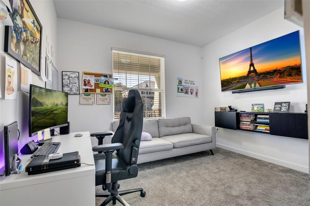 For Sale: $550,000 (5 beds, 3 baths, 2452 Square Feet)