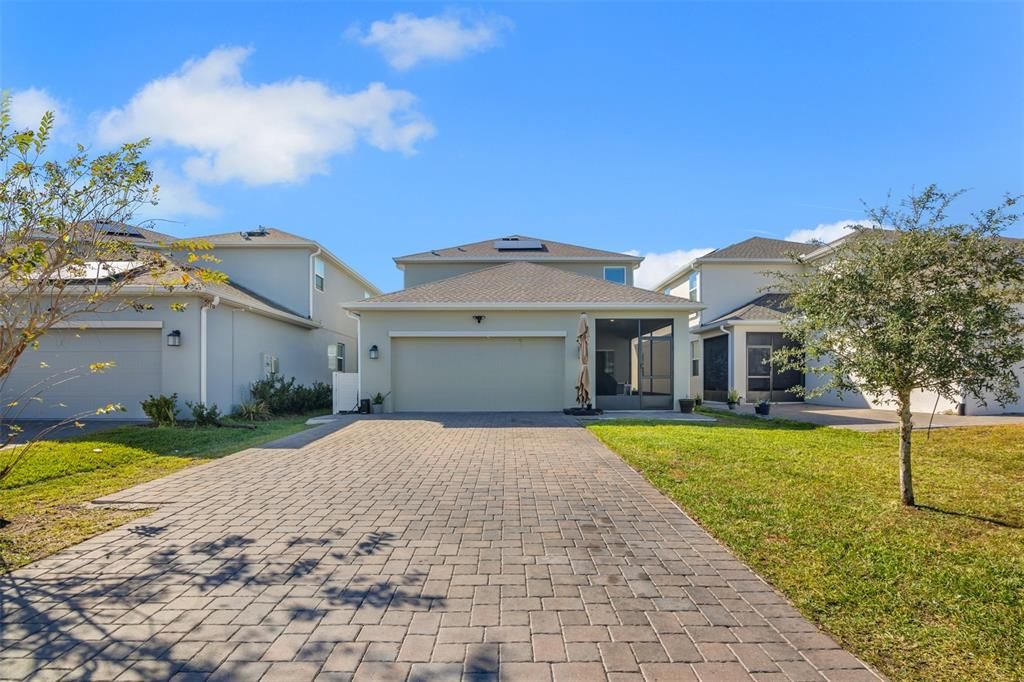 For Sale: $550,000 (5 beds, 3 baths, 2452 Square Feet)