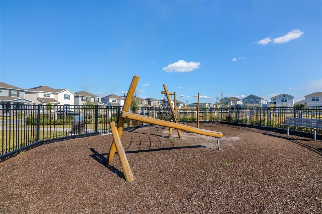 For Sale: $550,000 (5 beds, 3 baths, 2452 Square Feet)