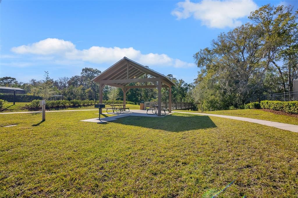 For Sale: $550,000 (5 beds, 3 baths, 2452 Square Feet)