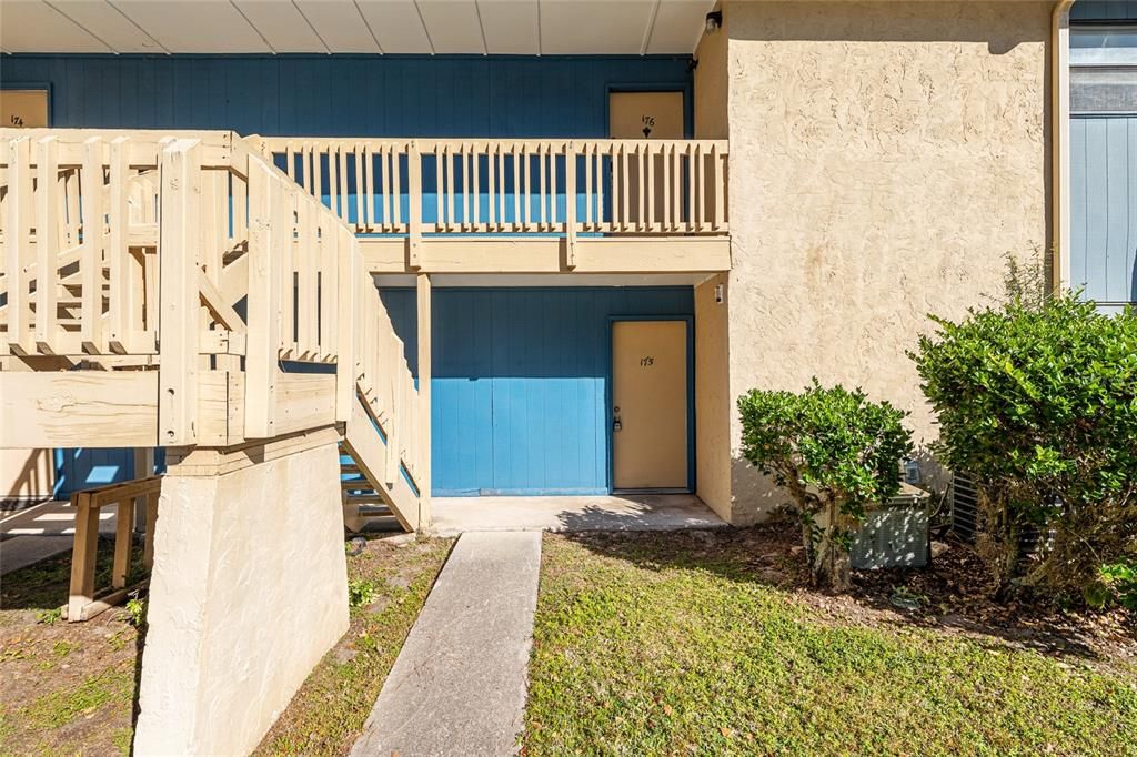 Active With Contract: $74,900 (2 beds, 1 baths, 876 Square Feet)